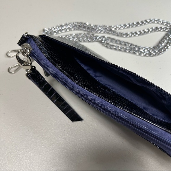 🆕 Danier Leather Snake Skin Embossed Patent Crossbody / Clutch - Picture 8 of 11